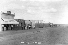 Photo of main street in Empress 1913.